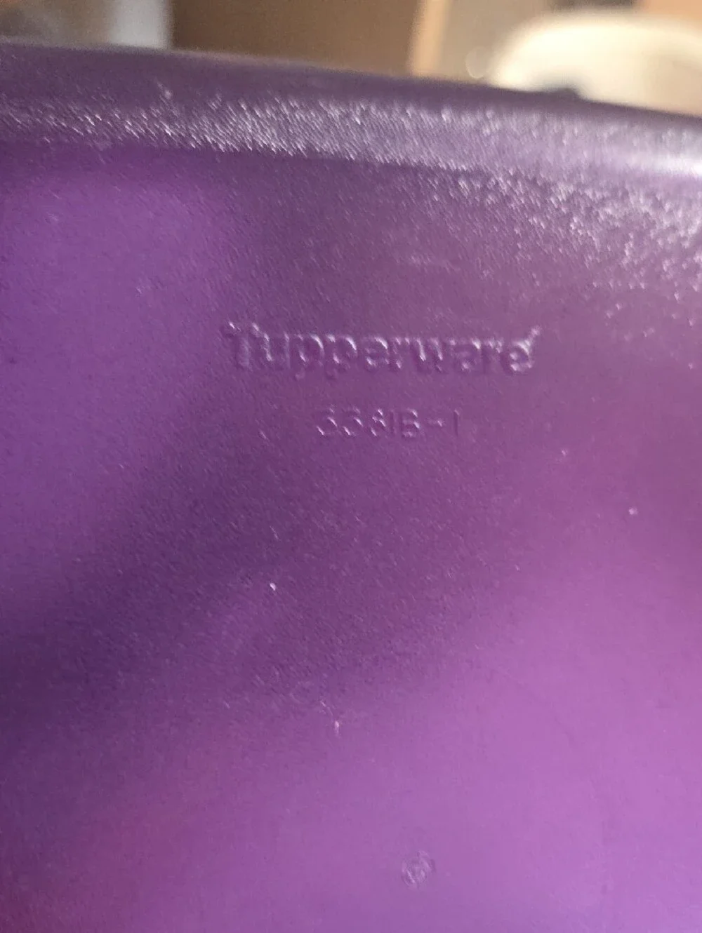 Tupperware Rock N Serve Microwave Dish - 6 C